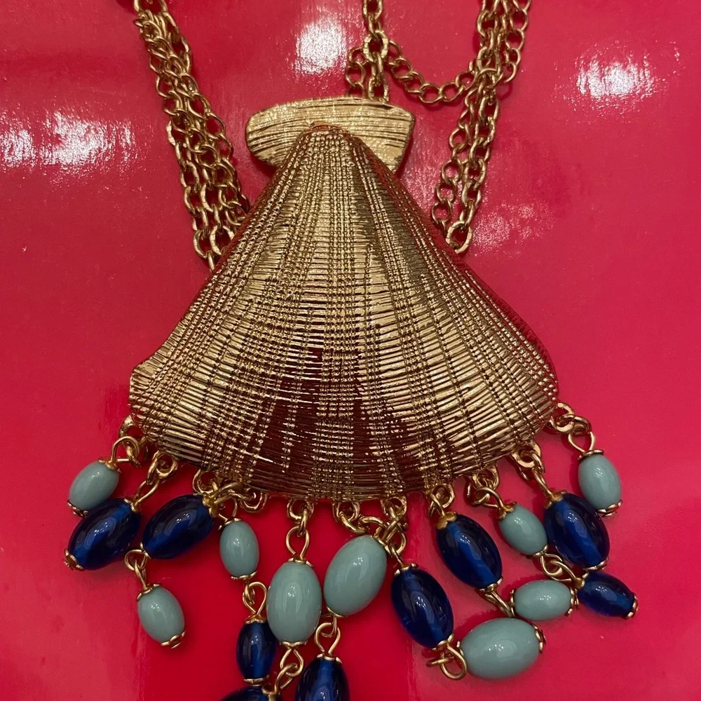 Lilly Pulitzer Bombshell Necklace - Picture 3 of 6